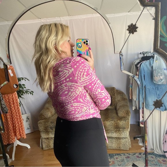 Daily practice Anthropologie pink white long sleeve wrap top - Picture 3 of 5